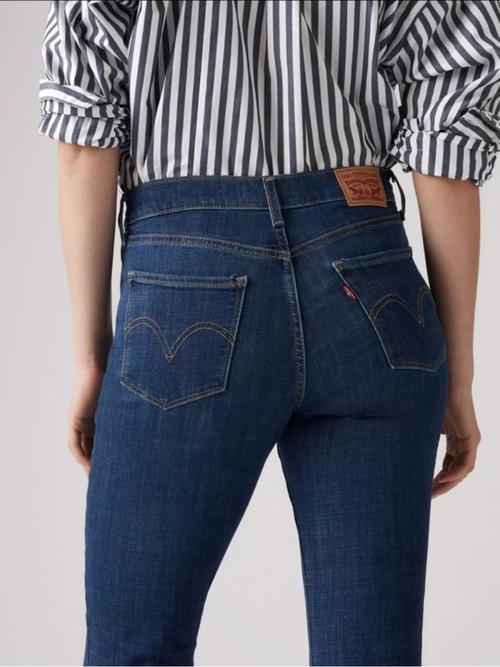NWOT Levi's Classic Straight Leg Jeans